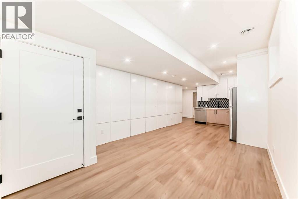 Single Family House for Sale in   Avenue NW Tuxedo Park Calgary 