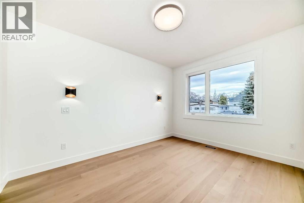 Single Family House for Sale in   Avenue NW Tuxedo Park Calgary 