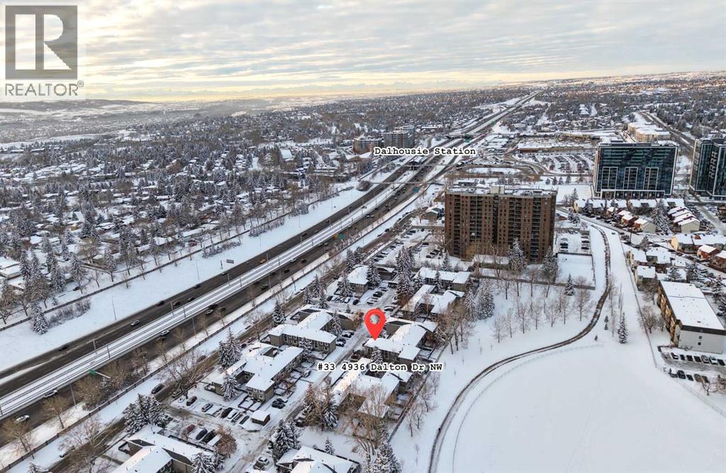 Single Family House for Sale in   Dalton Drive NW Dalhousie Calgary 