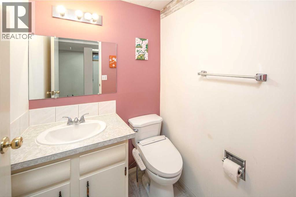 Single Family House for Sale in   Dalton Drive NW Dalhousie Calgary 