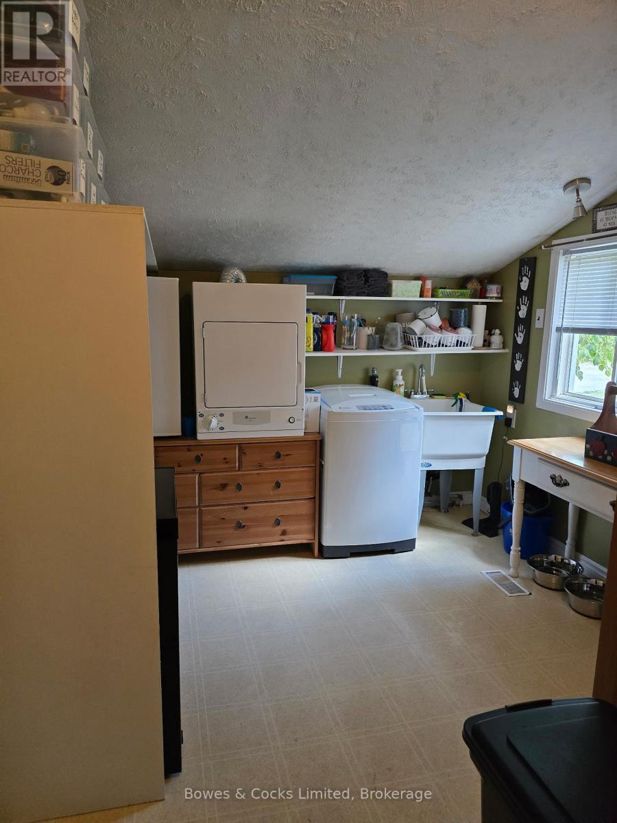 33 MAPLE GROVE ROAD - 14