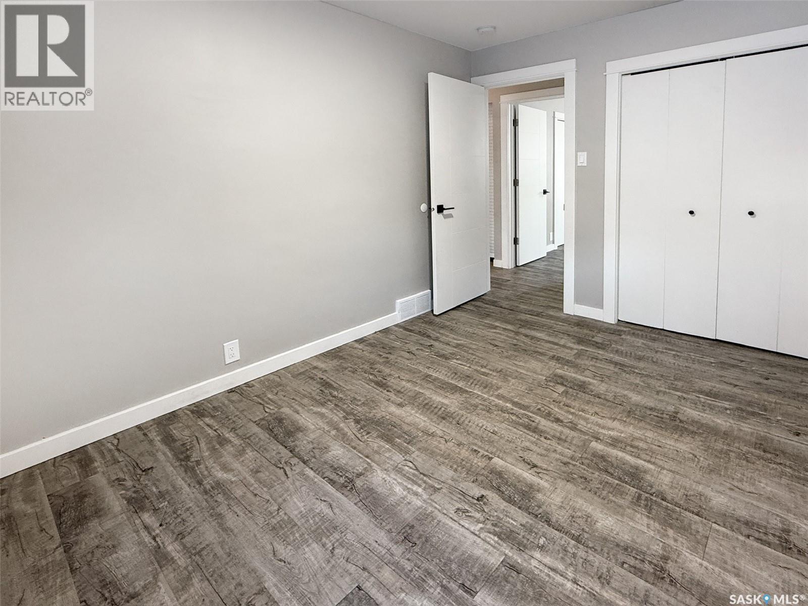 Single Family House Bungalow for Sale in  th AVENUE NW Swift Current 