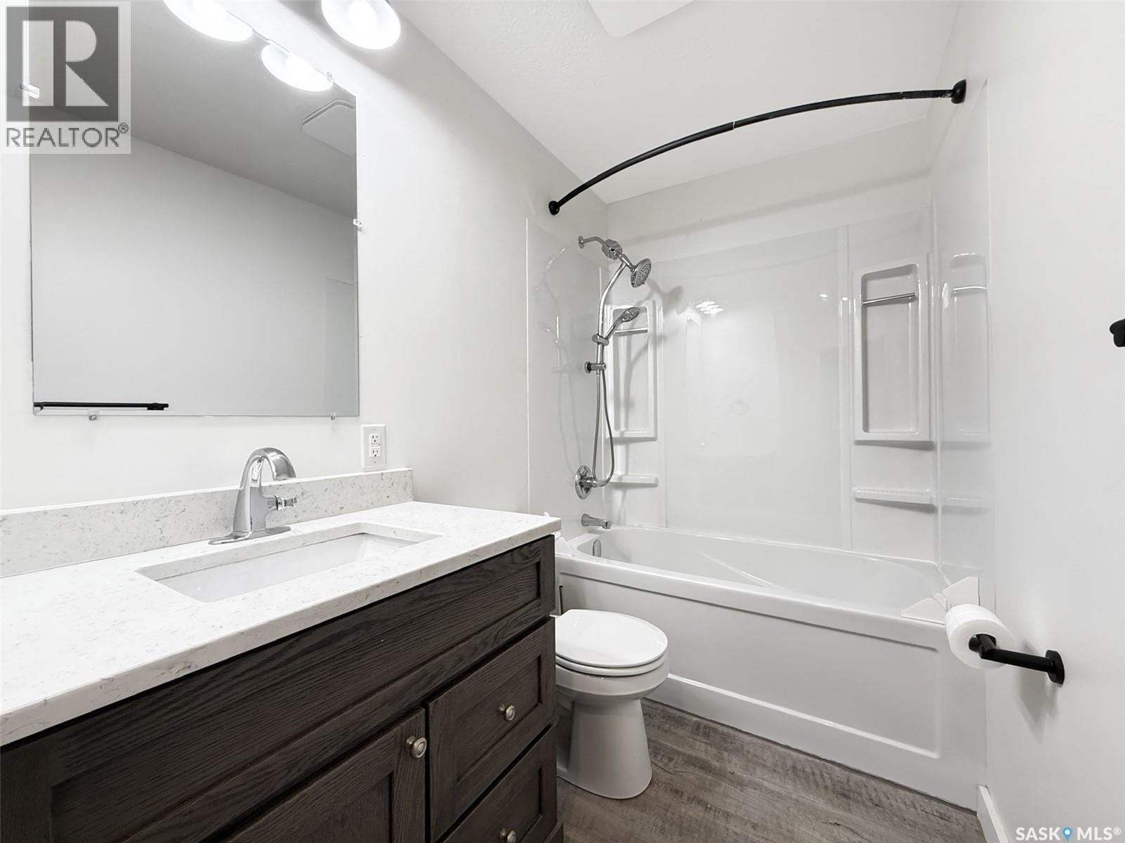 Single Family House Bungalow for Sale in  th AVENUE NW Swift Current 