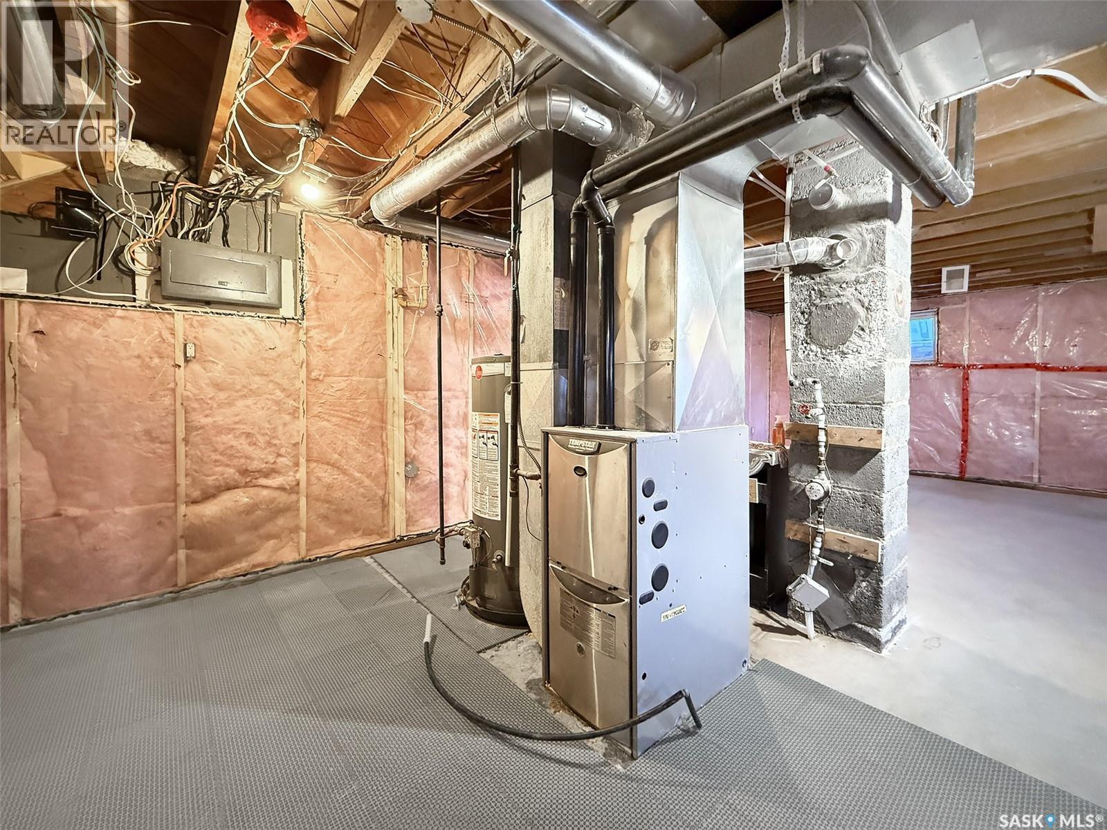 Single Family House Bungalow for Sale in  th AVENUE NW Swift Current 