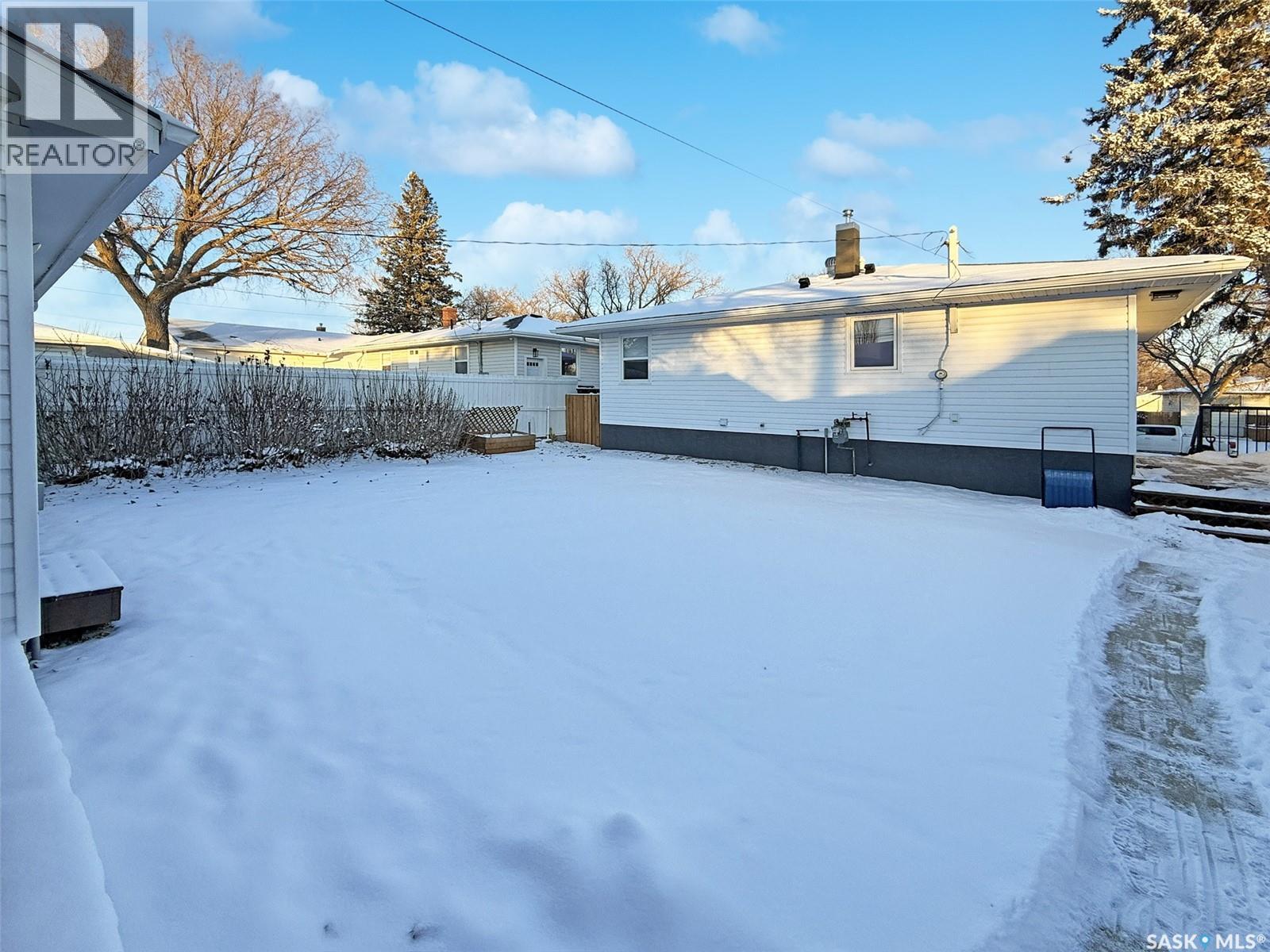 Single Family House Bungalow for Sale in  th AVENUE NW Swift Current 