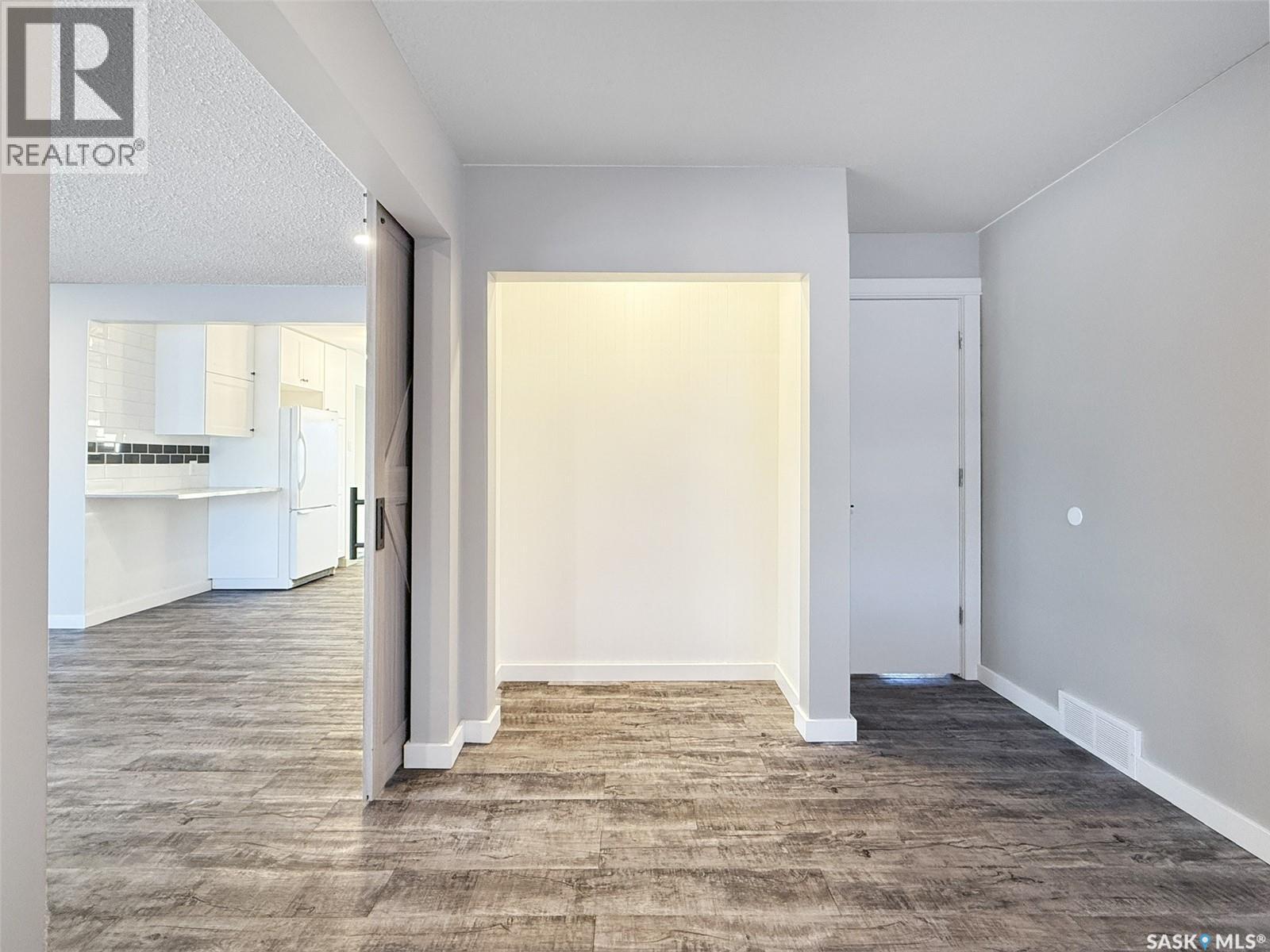 Single Family House Bungalow for Sale in  th AVENUE NW Swift Current 