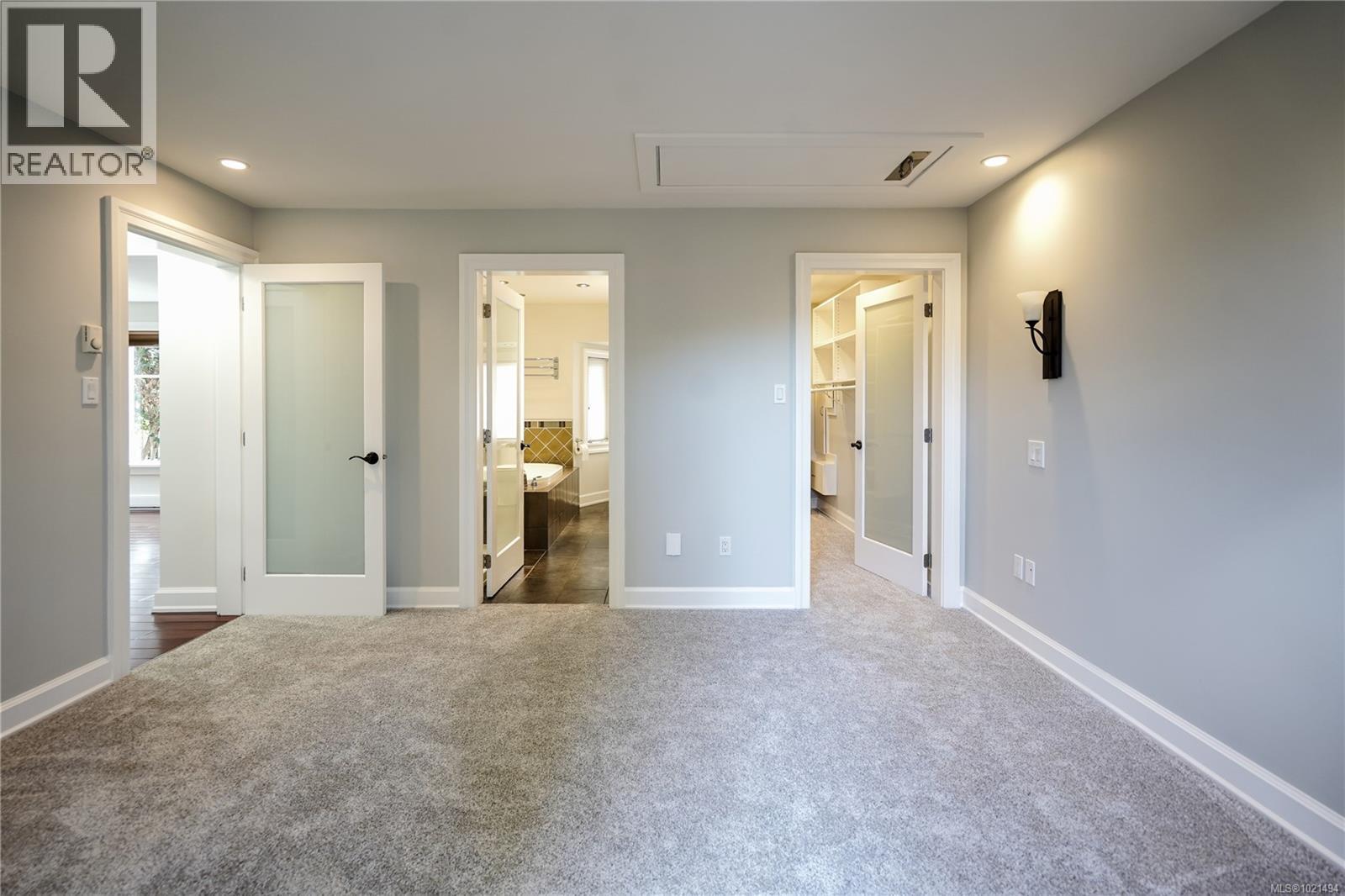  2617 Doncaster Drive, Victoria