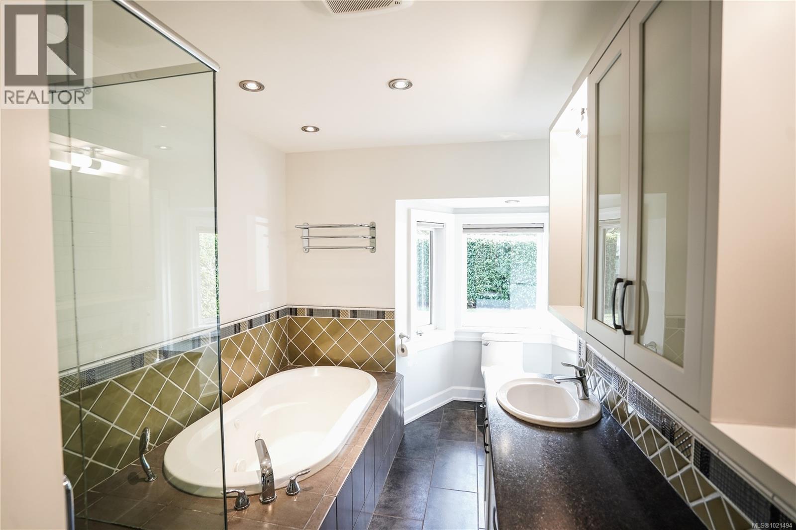  2617 Doncaster Drive, Victoria