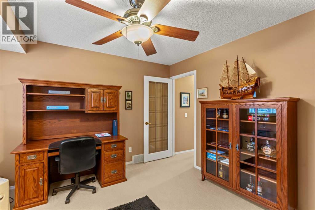 Single Family House for Sale in  Mt Aberdeen Manor SE McKenzie Lake Calgary 