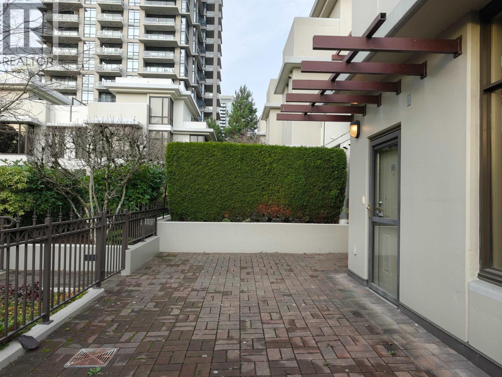 TH16 2089 ROSSER AVENUE, Burnaby