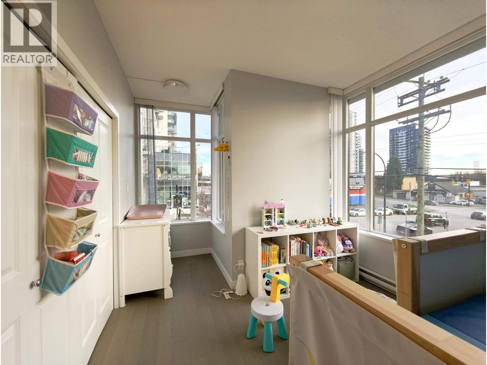 TH16 2089 ROSSER AVENUE, Burnaby