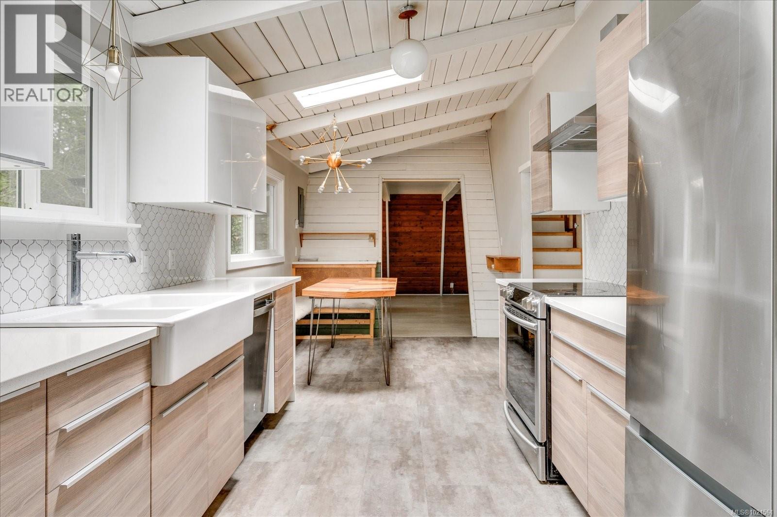 1535 Whalebone Dr, Gabriola Island