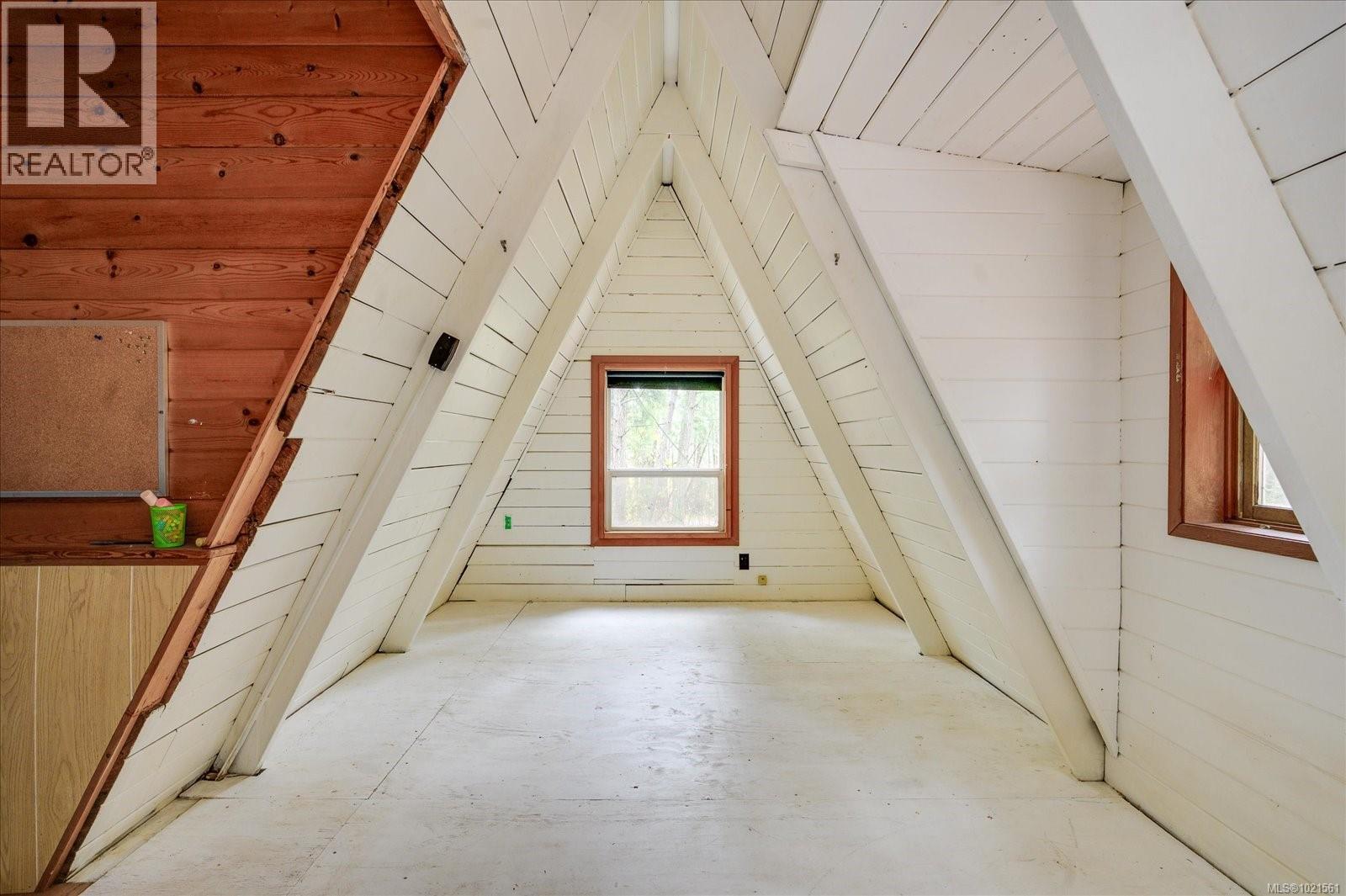 1535 Whalebone Dr, Gabriola Island