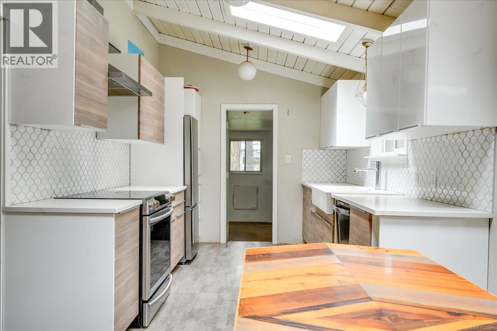 1535 Whalebone Dr, Gabriola Island