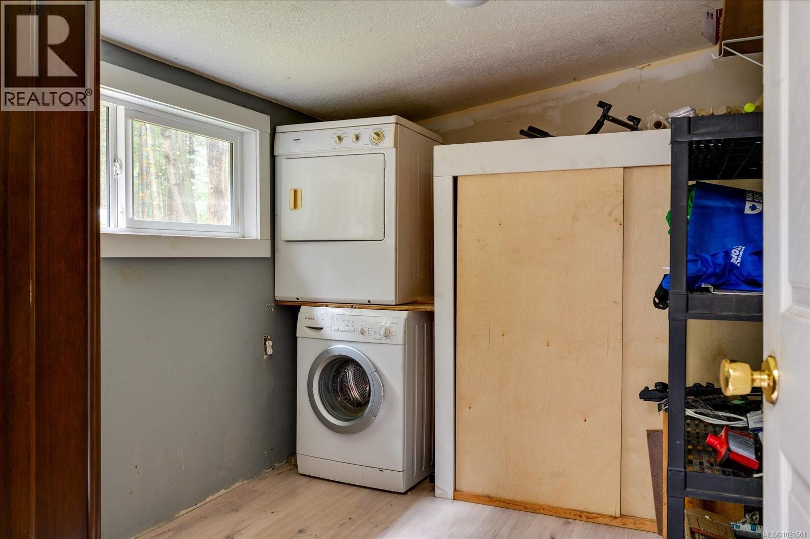 1535 Whalebone Dr, Gabriola Island