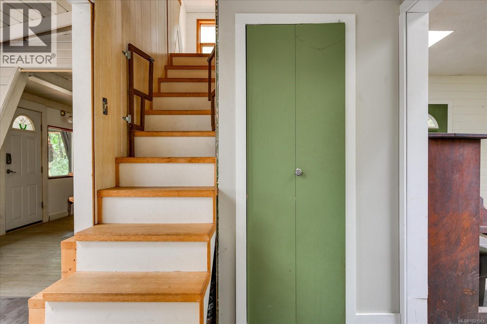 1535 Whalebone Dr, Gabriola Island