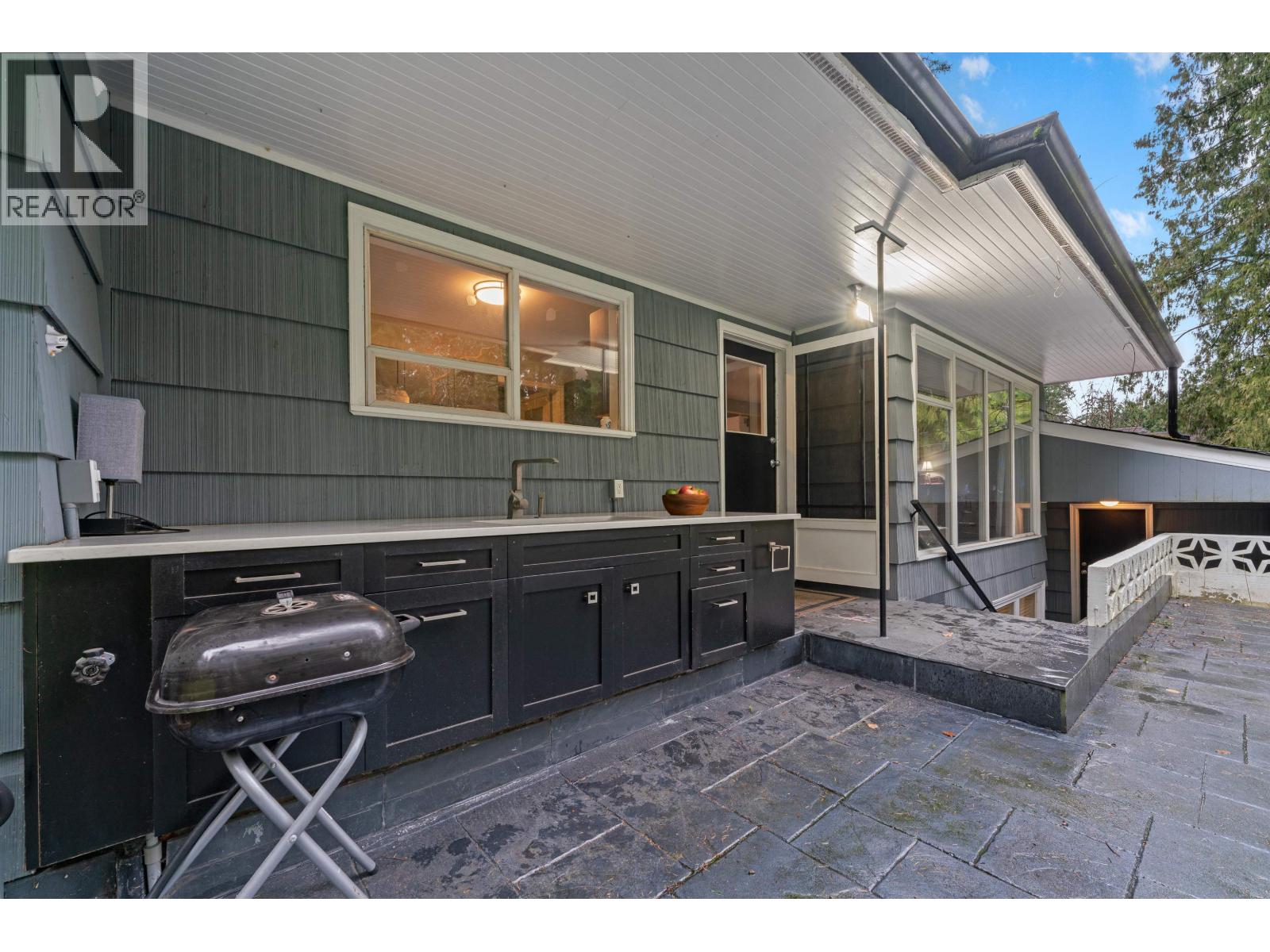 385 STEVENS DRIVE, West Vancouver