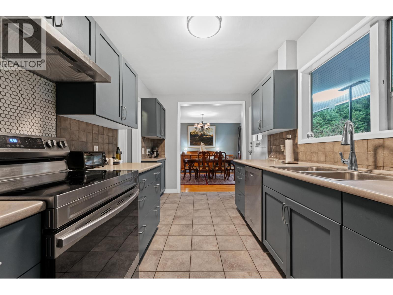 385 STEVENS DRIVE, West Vancouver