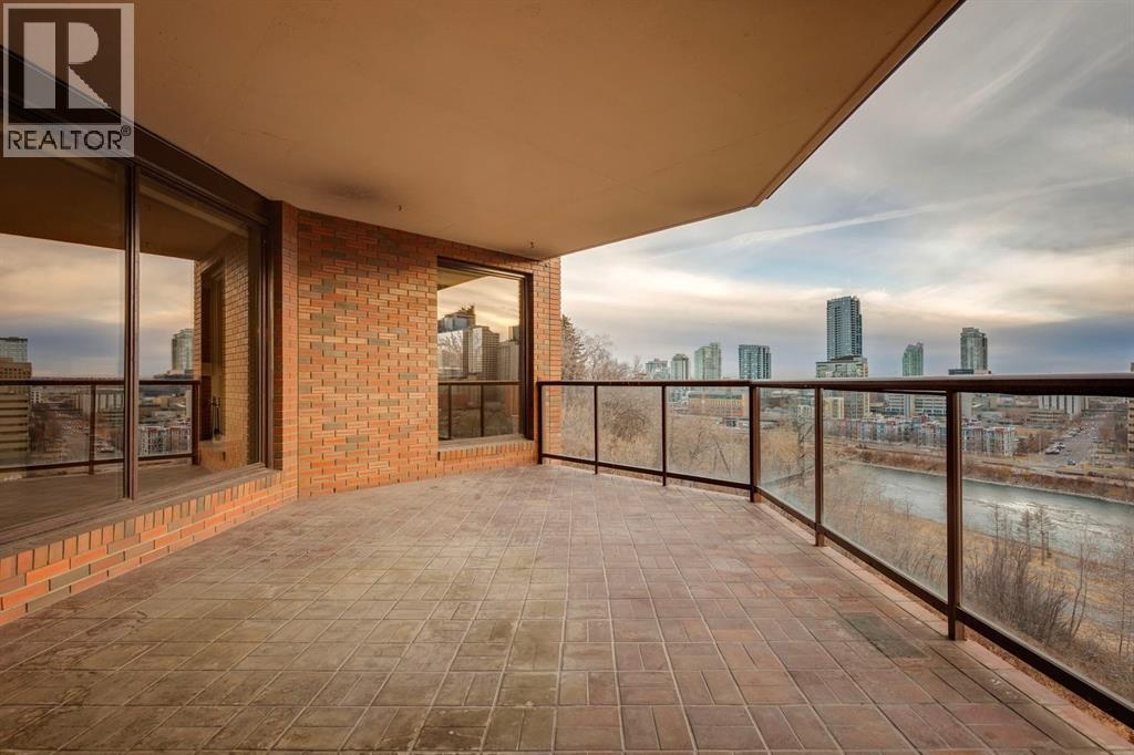 Single Family House for Sale in D   Street NE Crescent Heights Calgary 