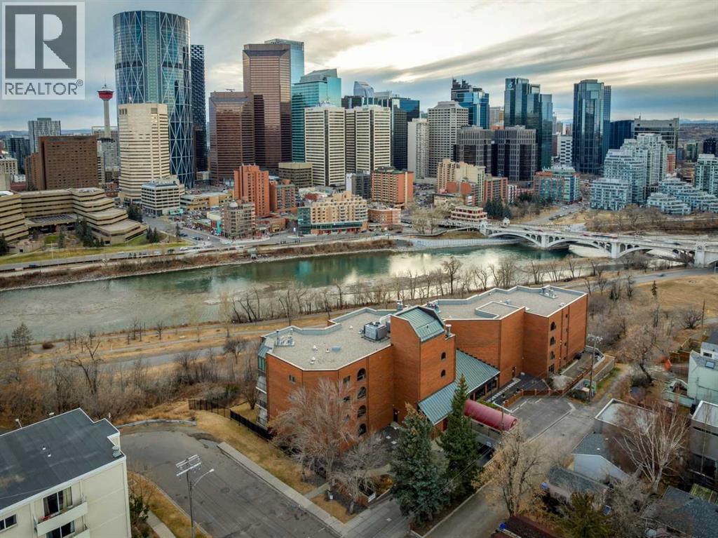 Single Family House for Sale in D   Street NE Crescent Heights Calgary 