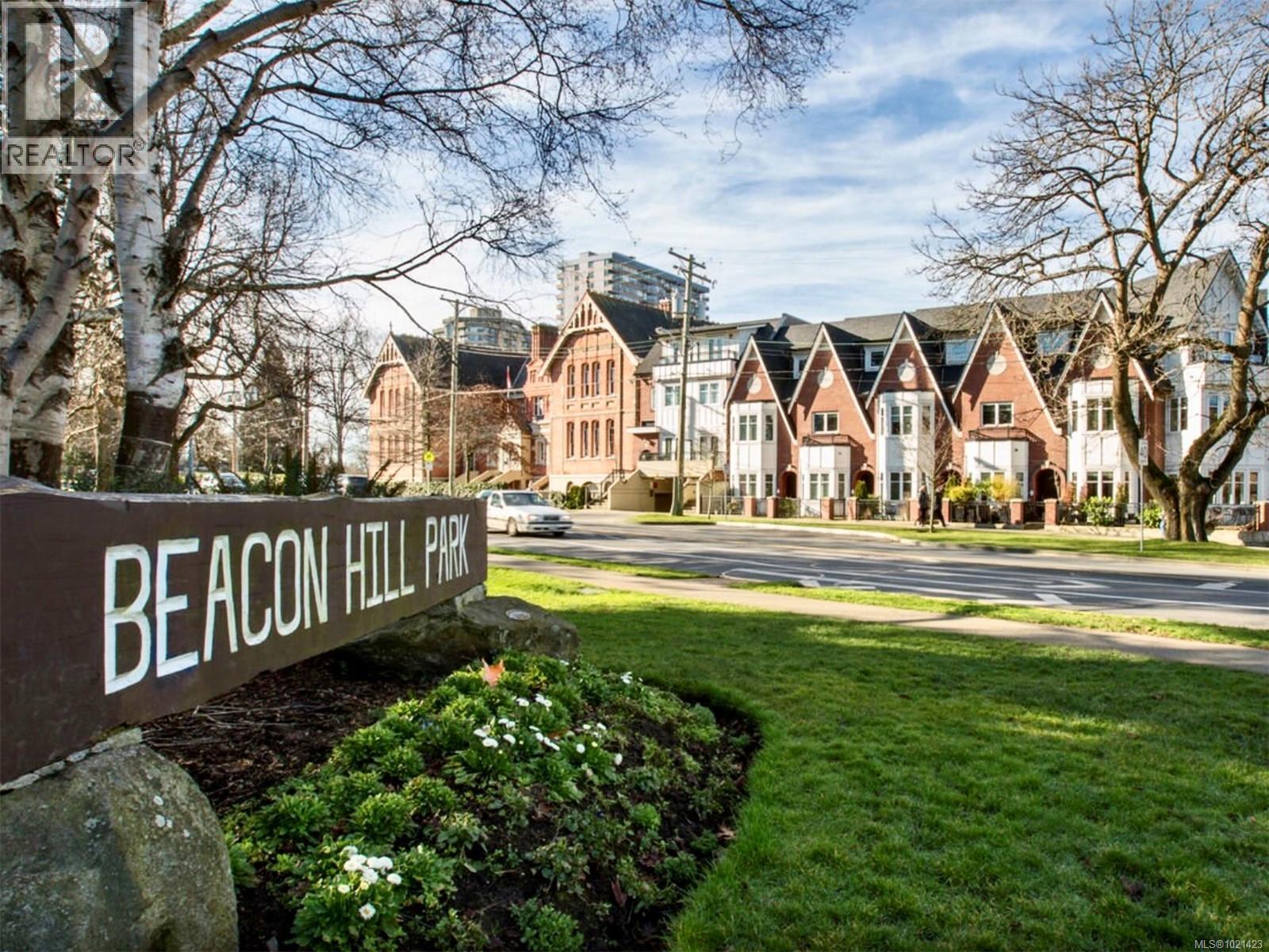 8 675 Superior St, Victoria