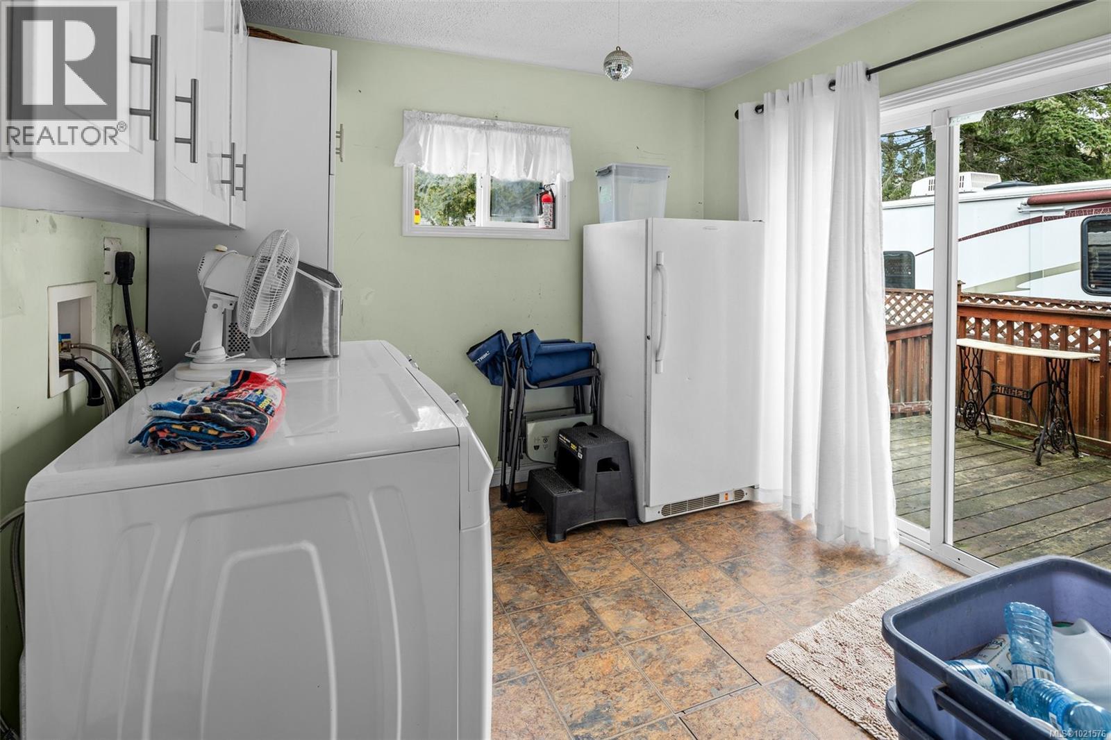 3 2607 Selwyn Road, Langford