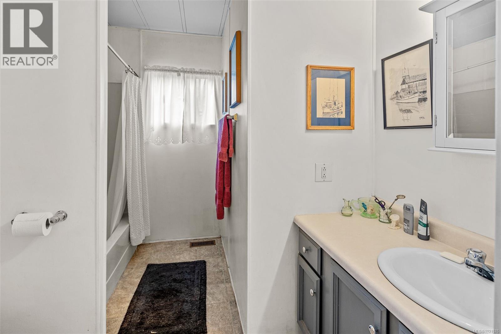 3 2607 Selwyn Road, Langford