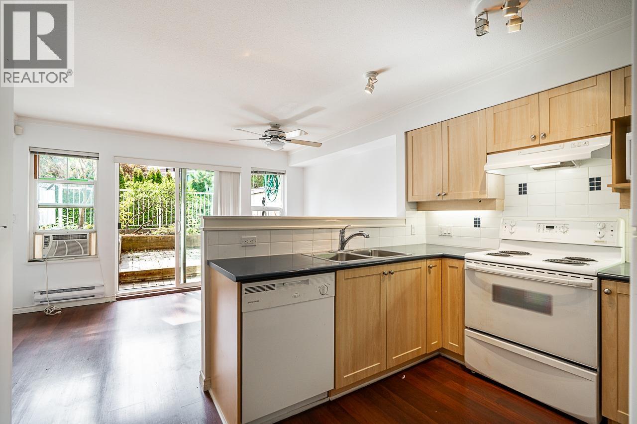 4 7179 18TH AVENUE, Burnaby