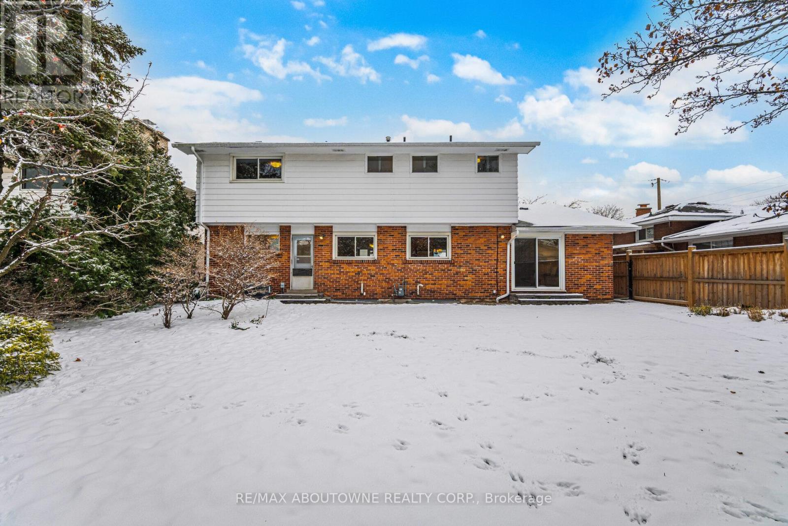 Single Family House for Sale in  SHERWOOD RISE Hamilton (Sherwood) 