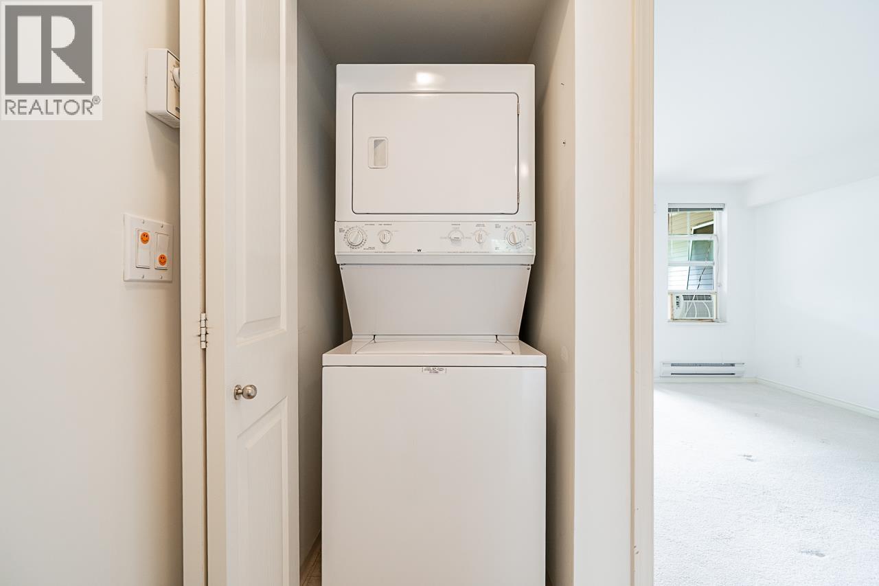 4 7179 18TH AVENUE, Burnaby