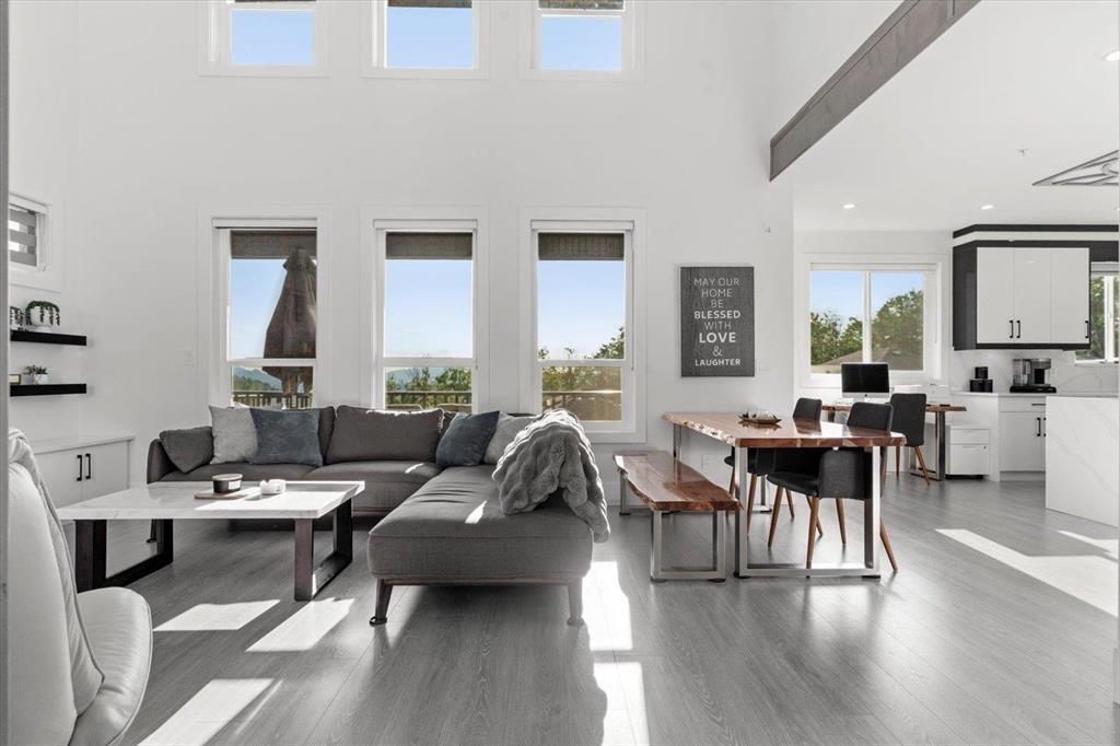 8555 FOREST GATE DRIVE, Eastern Hillsides, Chilliwack