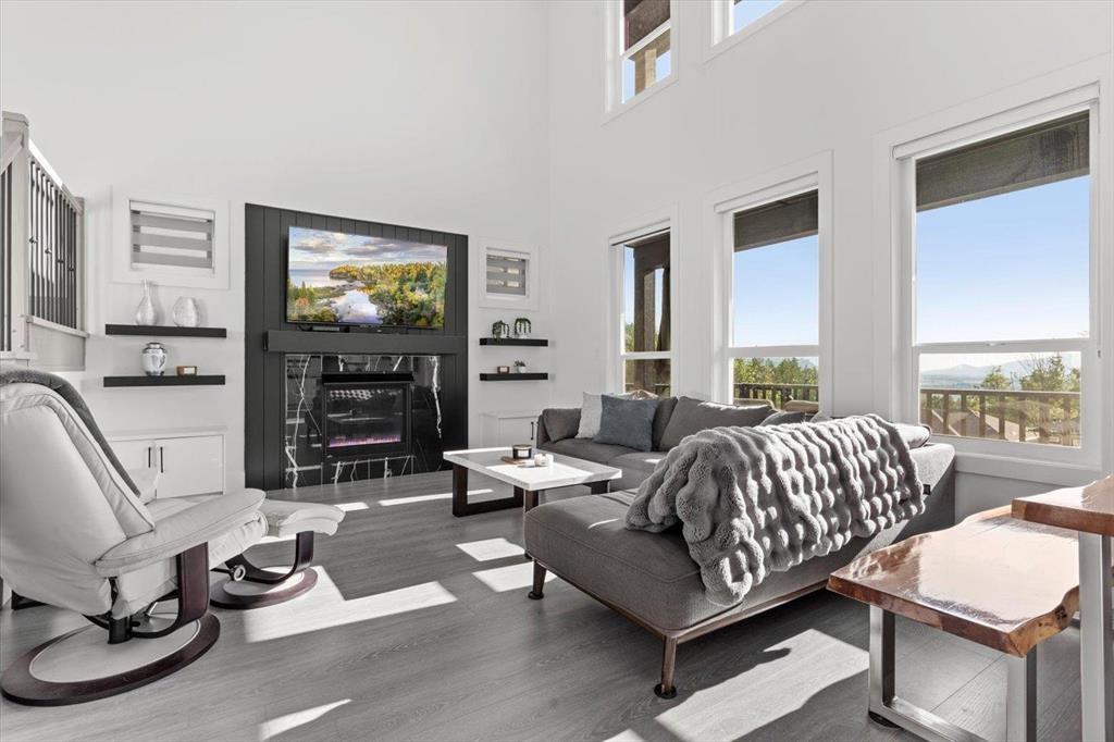 8555 FOREST GATE DRIVE, Eastern Hillsides, Chilliwack