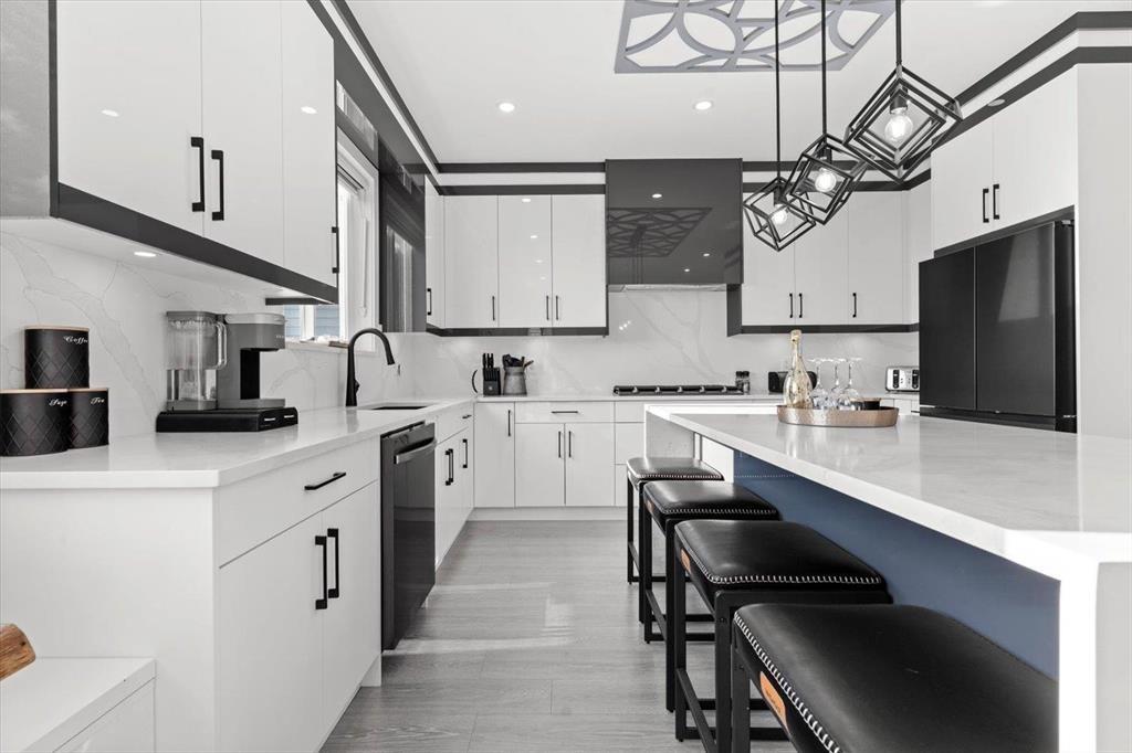 8555 FOREST GATE DRIVE, Eastern Hillsides, Chilliwack