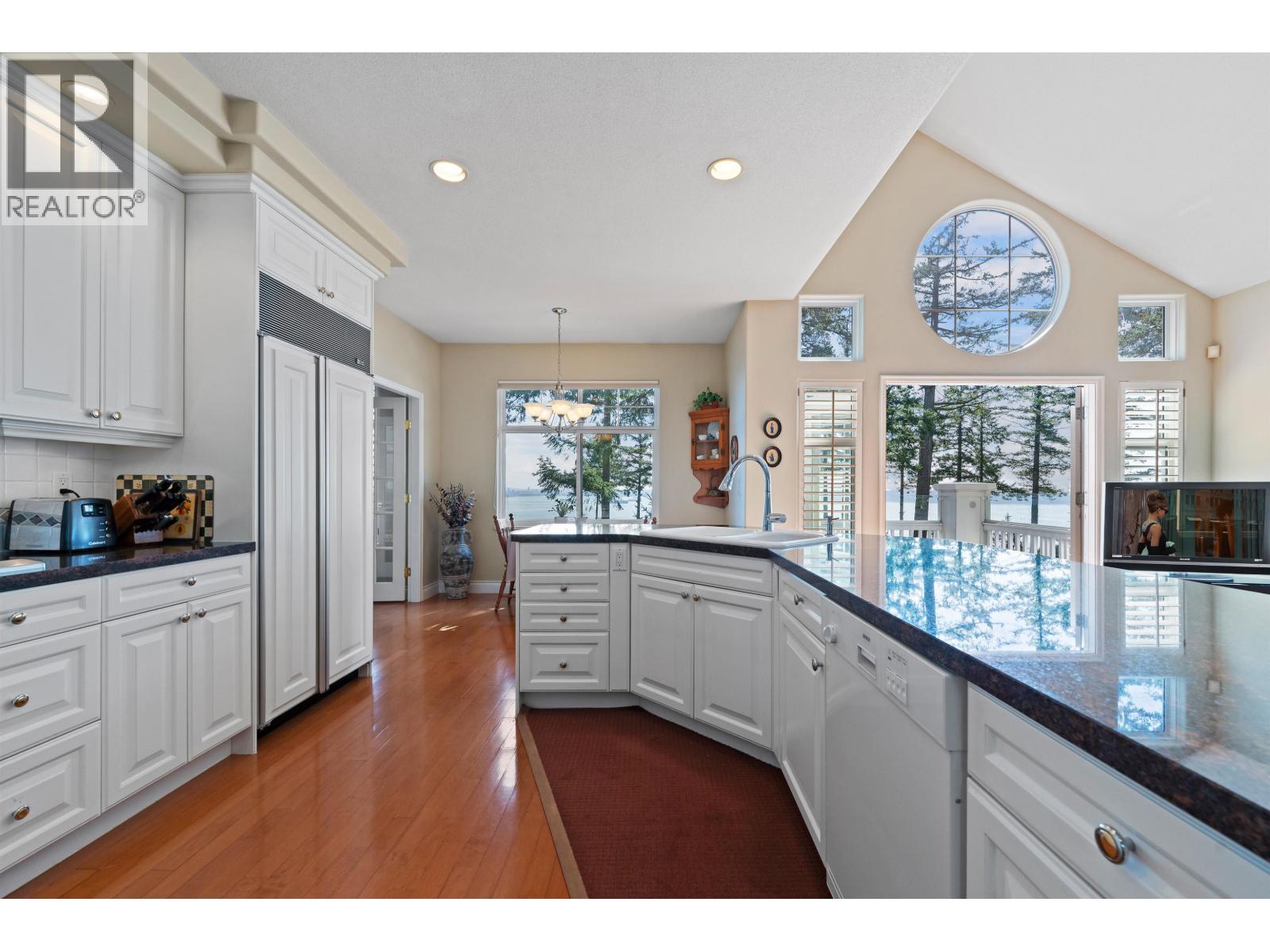 4 5110 ALDERFEILD PLACE, West Vancouver