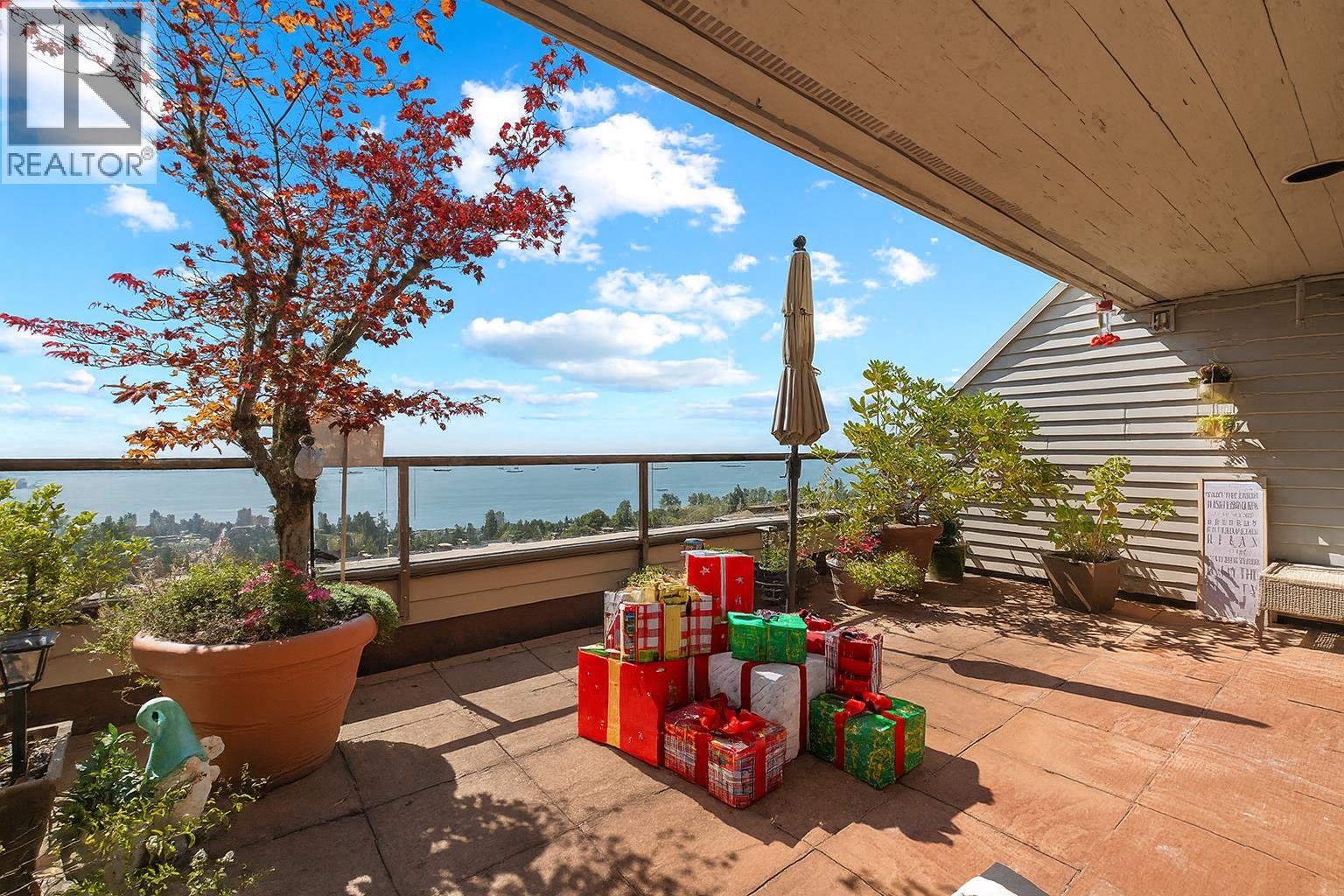 48 2250 FOLKESTONE WAY, West Vancouver