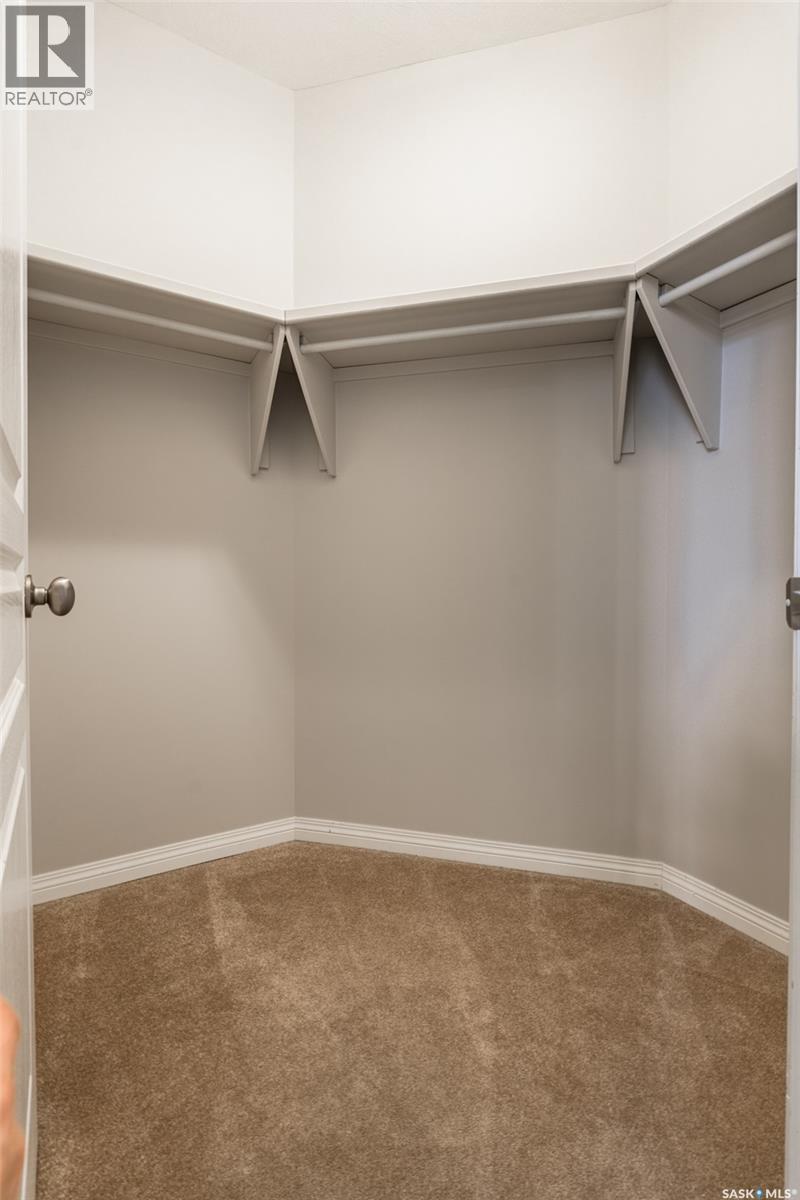 Single Family House Low rise for Sale in   Heath AVENUE Saskatoon 