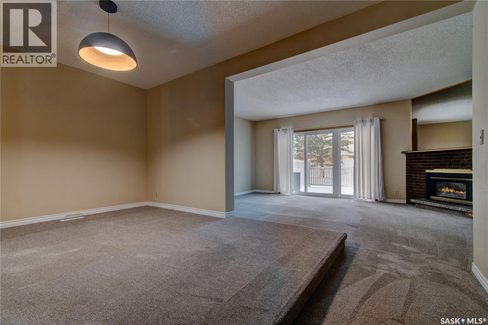 Single Family House 2 Level for Sale in  Plainsview DRIVE Regina 