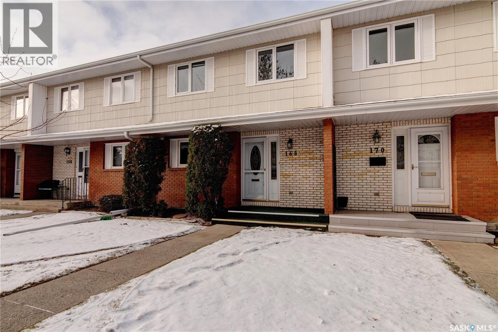 Single Family House 2 Level for Sale in  Plainsview DRIVE Regina 