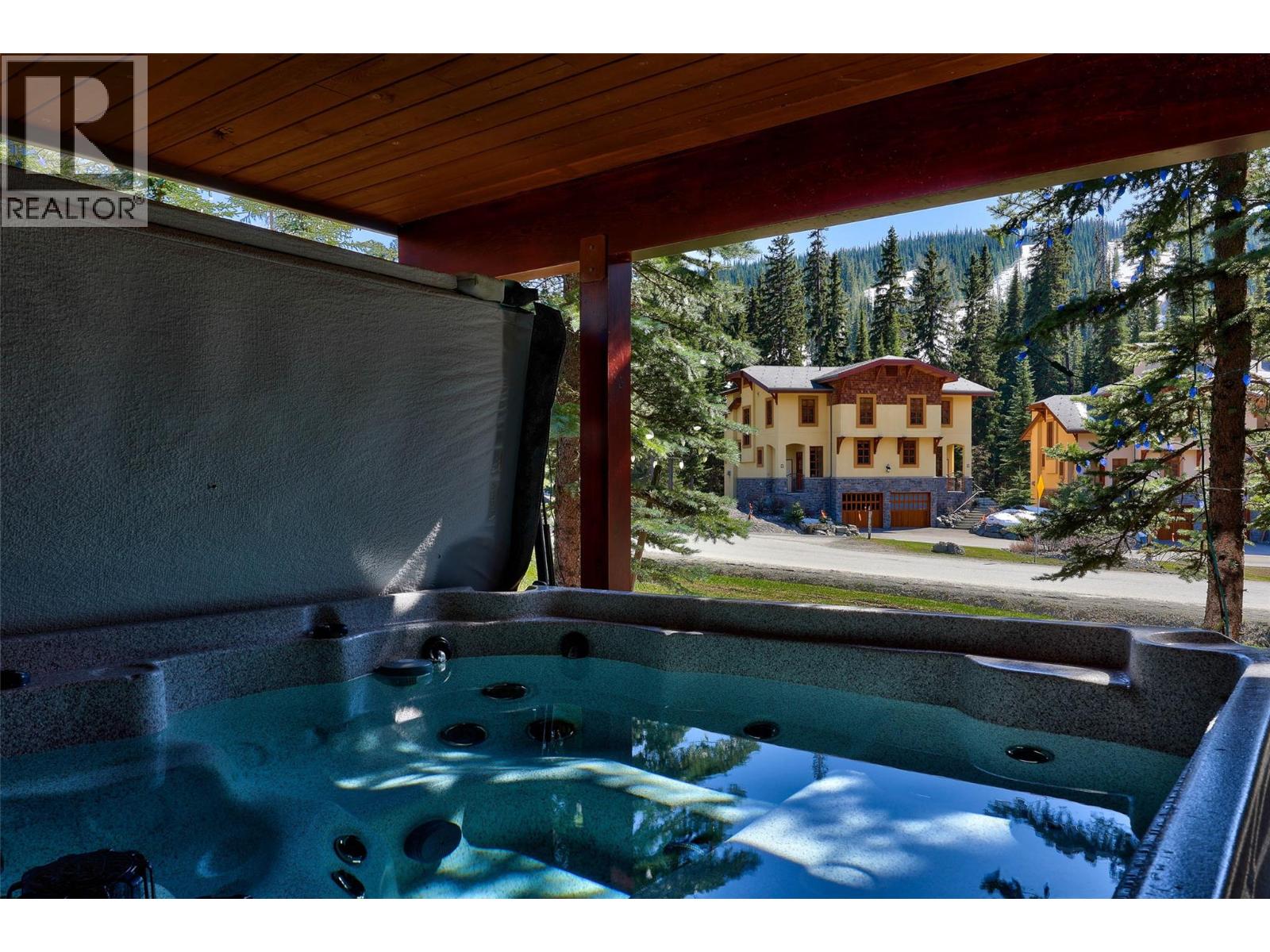 6015 VALLEY Drive Unit# 33, Sun Peaks