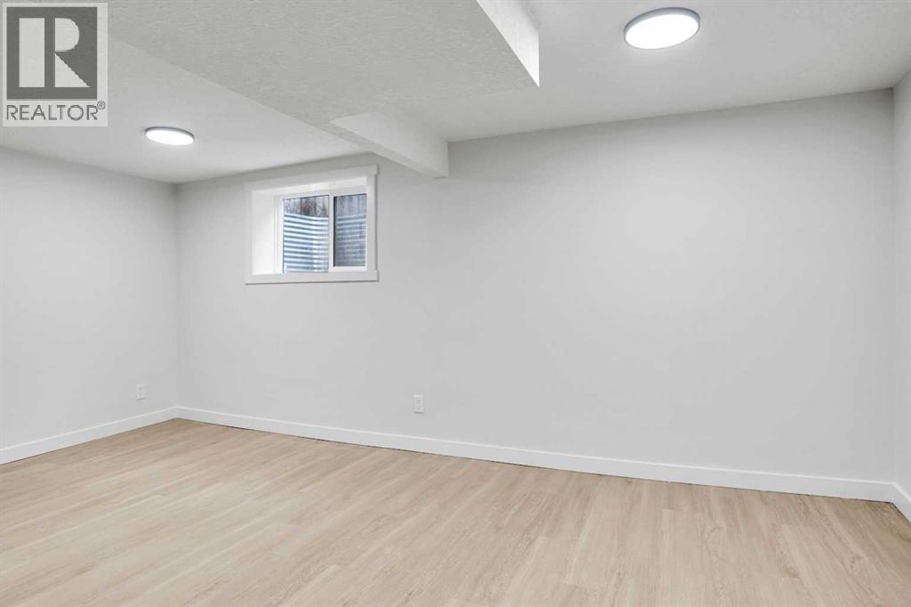 Single Family House Bungalow for Sale in  Buckthorn Road NW Thorncliffe Calgary 