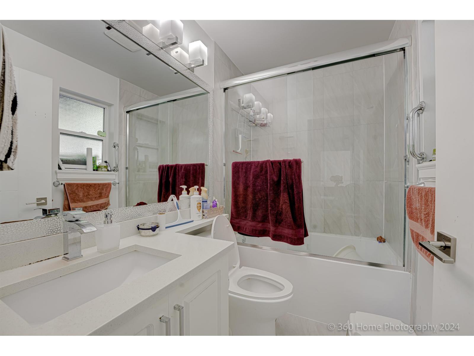 9093 BUCHANAN PLACE, Surrey