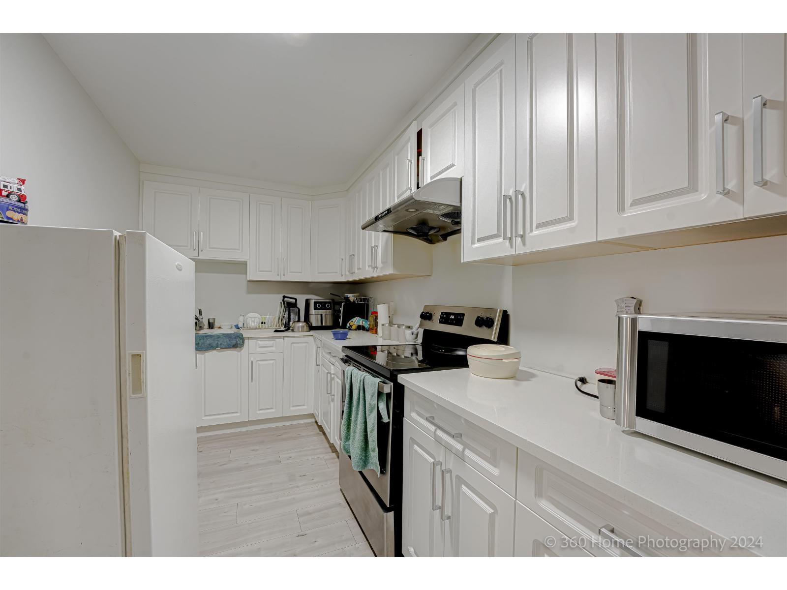 9093 BUCHANAN PLACE, Surrey