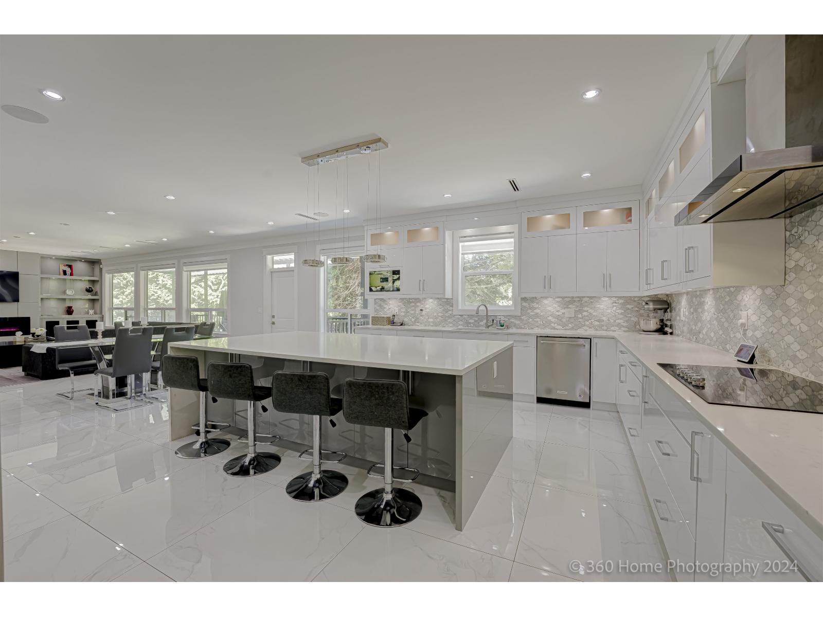 9093 BUCHANAN PLACE, Surrey