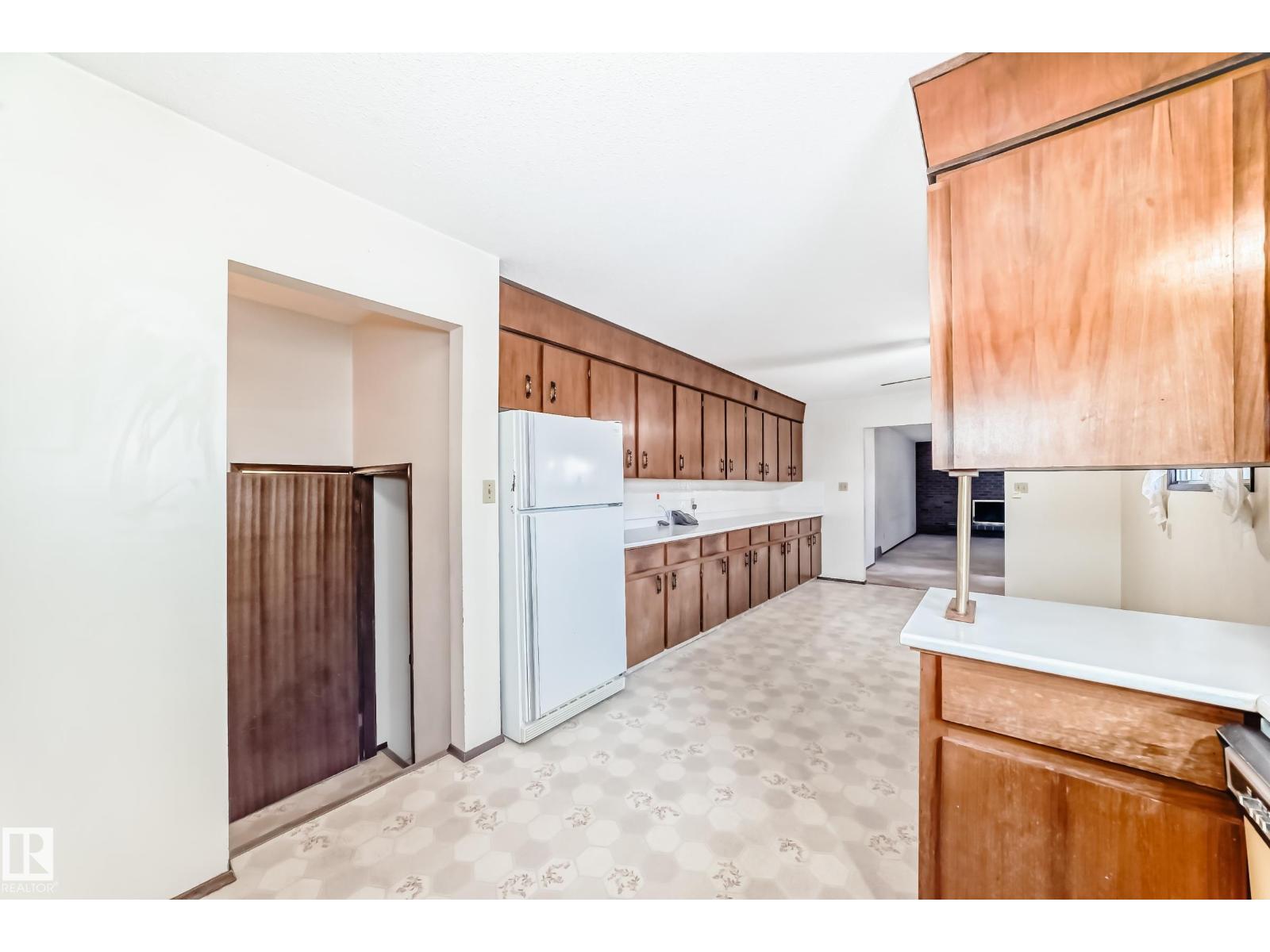 4813 52 AV, Stony Plain