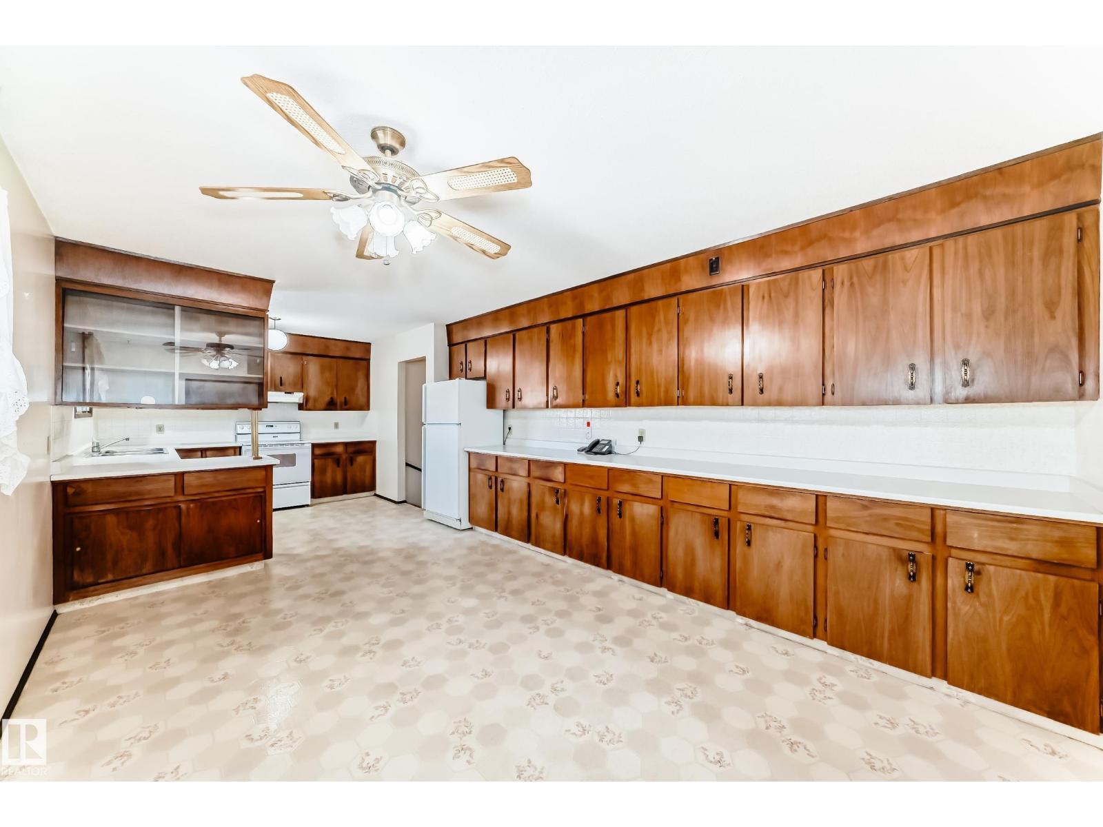 4813 52 AV, Stony Plain