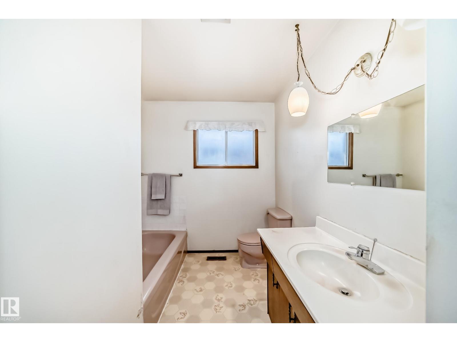 4813 52 AV, Stony Plain