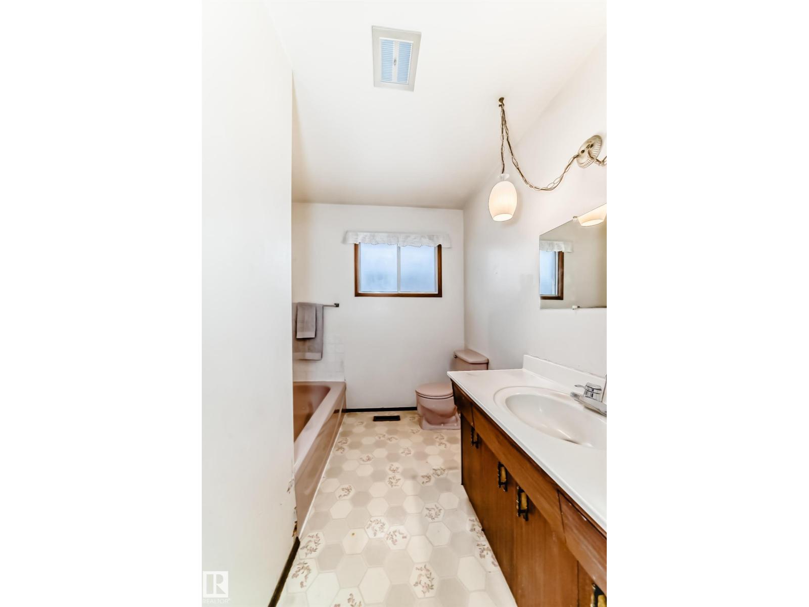 4813 52 AV, Stony Plain