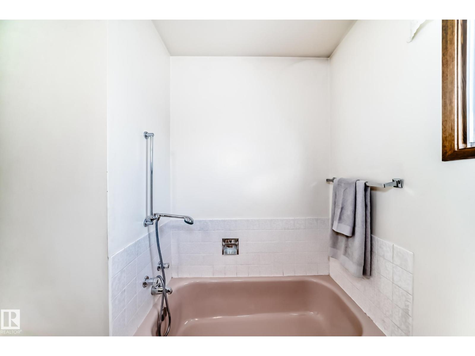 4813 52 AV, Stony Plain