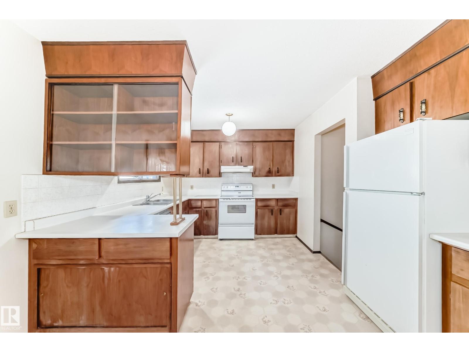 4813 52 AV, Stony Plain