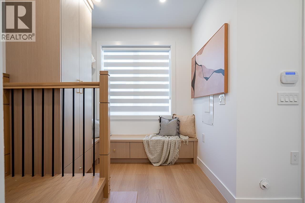 2105 E 33RD AVENUE, Vancouver